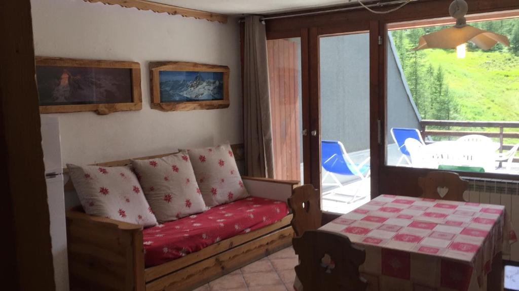 Piolet Panoramic Apartments room 5